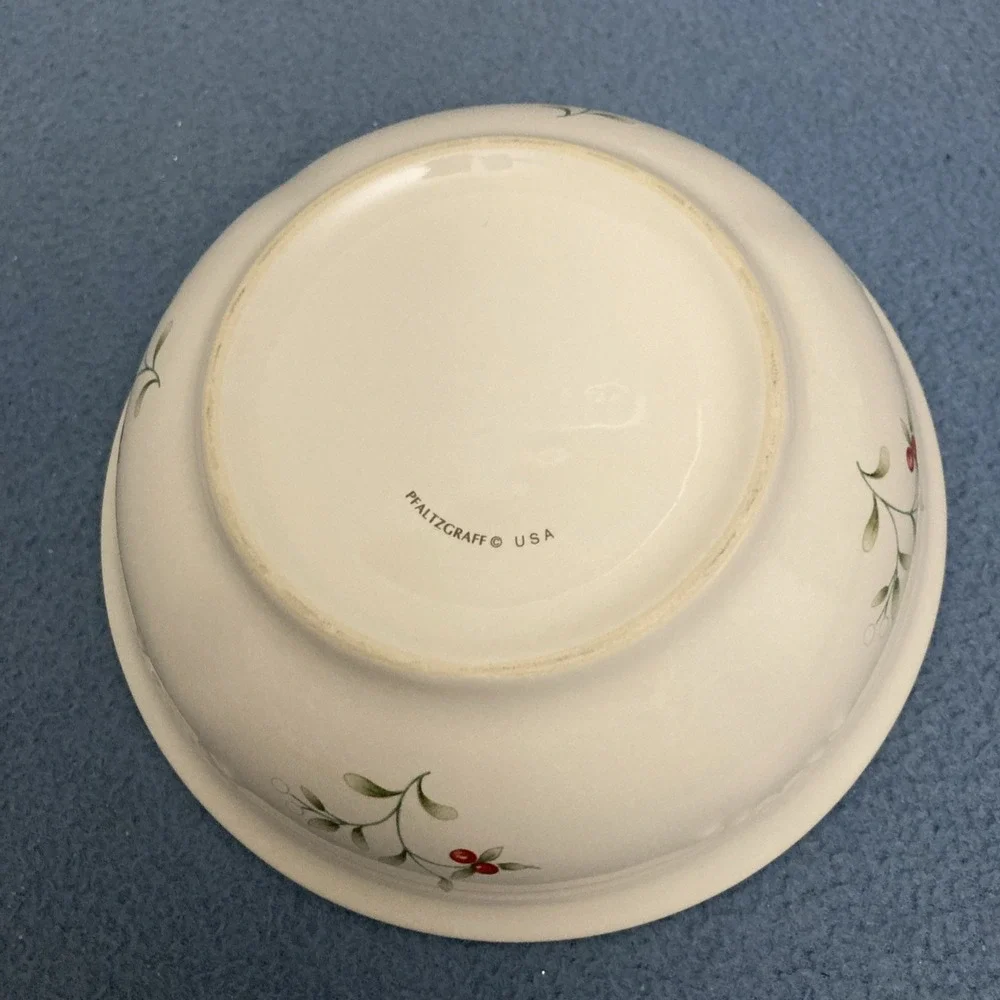 Pfaltzgraff Winterberry Set of 2 Bowls:‎ 8.5